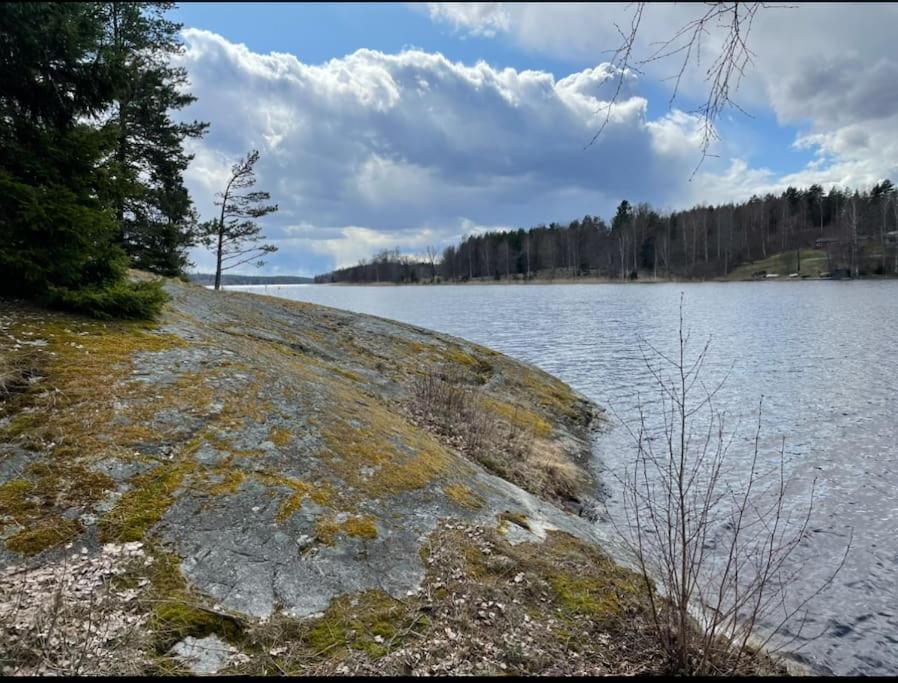 Nyrenoverat Strandnaera Med Fantastisk Utsikt Rimbo Esterno foto